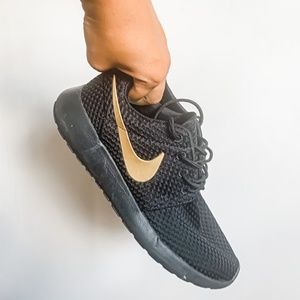 Nike Low-Top Sneakers